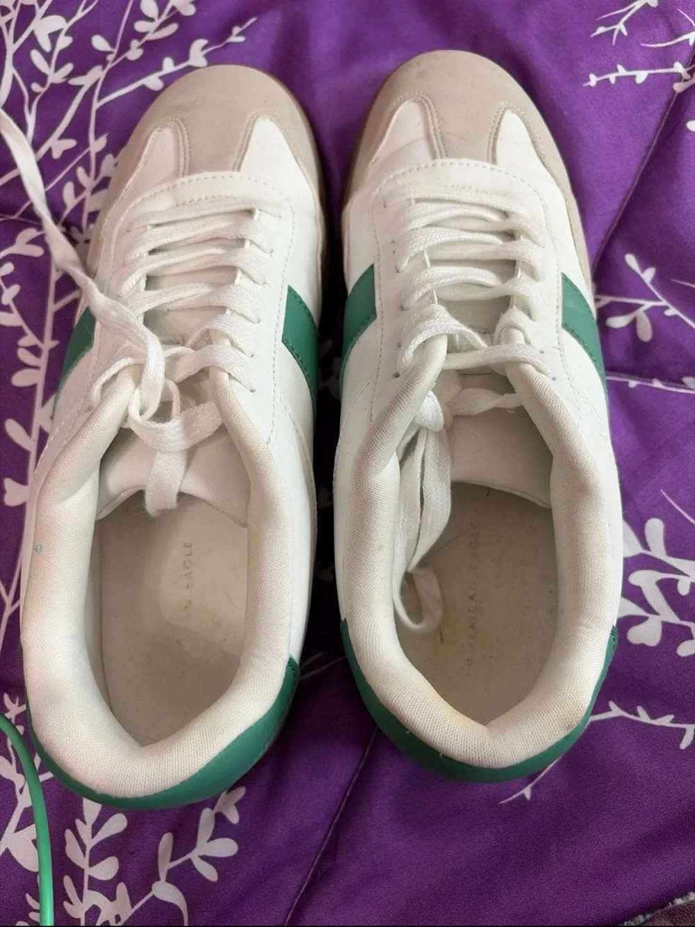 White Sneakers with Green Stripe and Gum Sole American Eagle brand new size 9